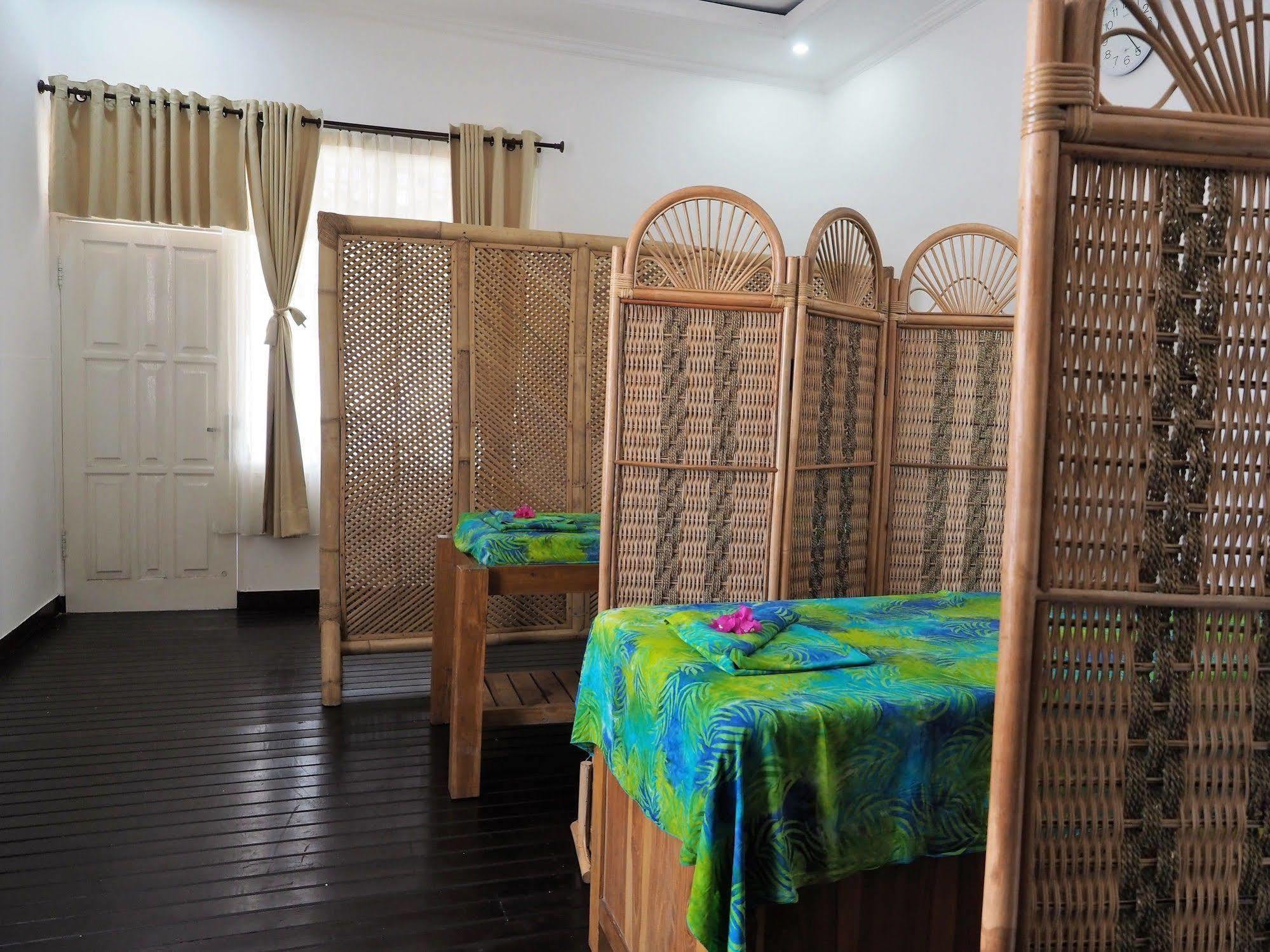Wah Danima Resort & Restaurant Gili Trawangan Bagian luar foto