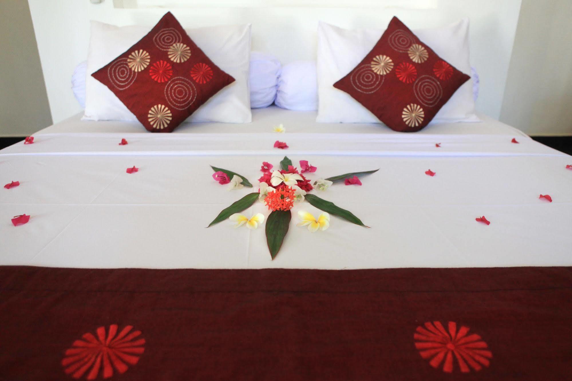 Wah Danima Resort & Restaurant Gili Trawangan Bagian luar foto